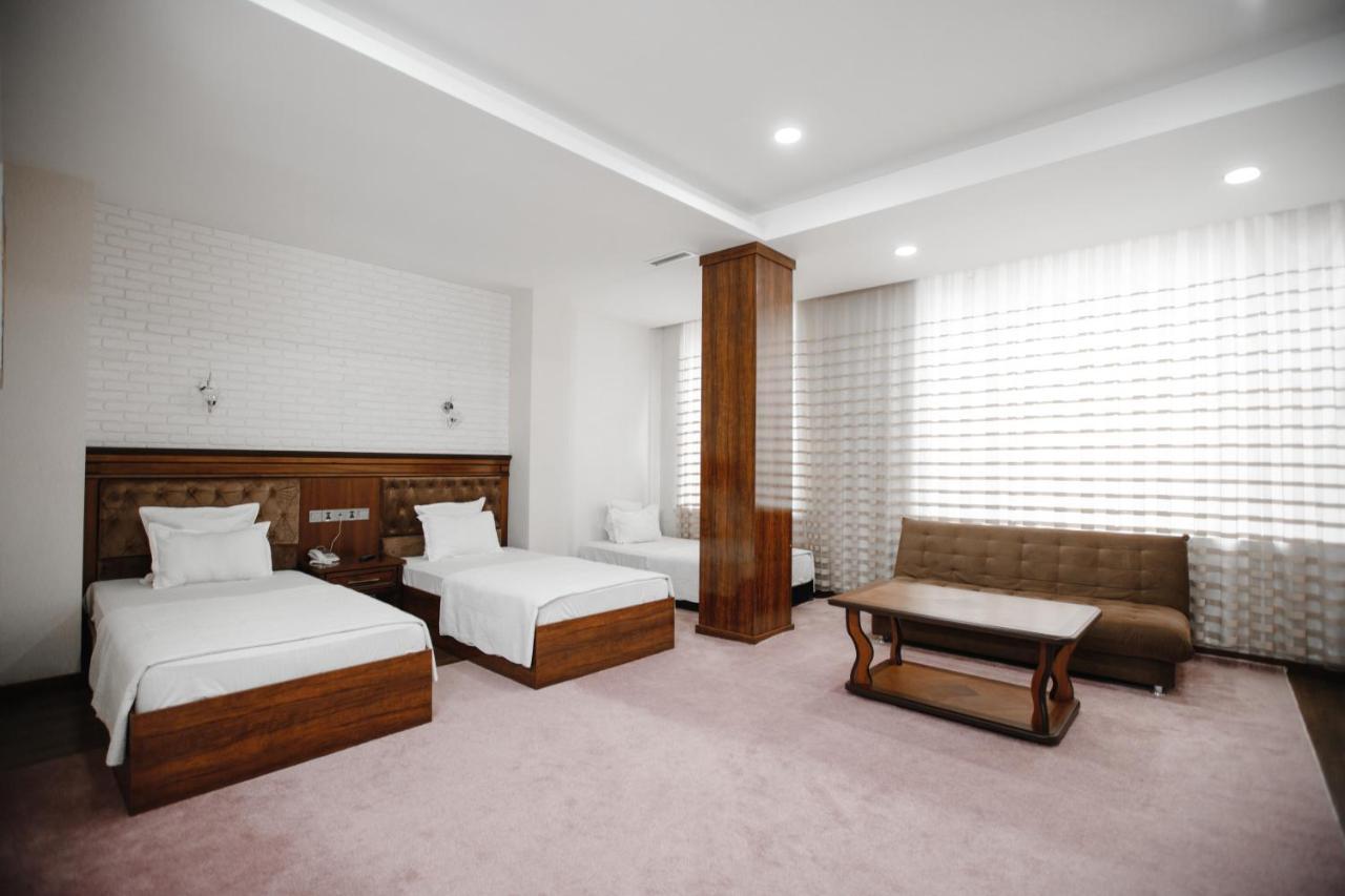 فندق نمنغانفي  Shedevr Plaza المظهر الخارجي الصورة